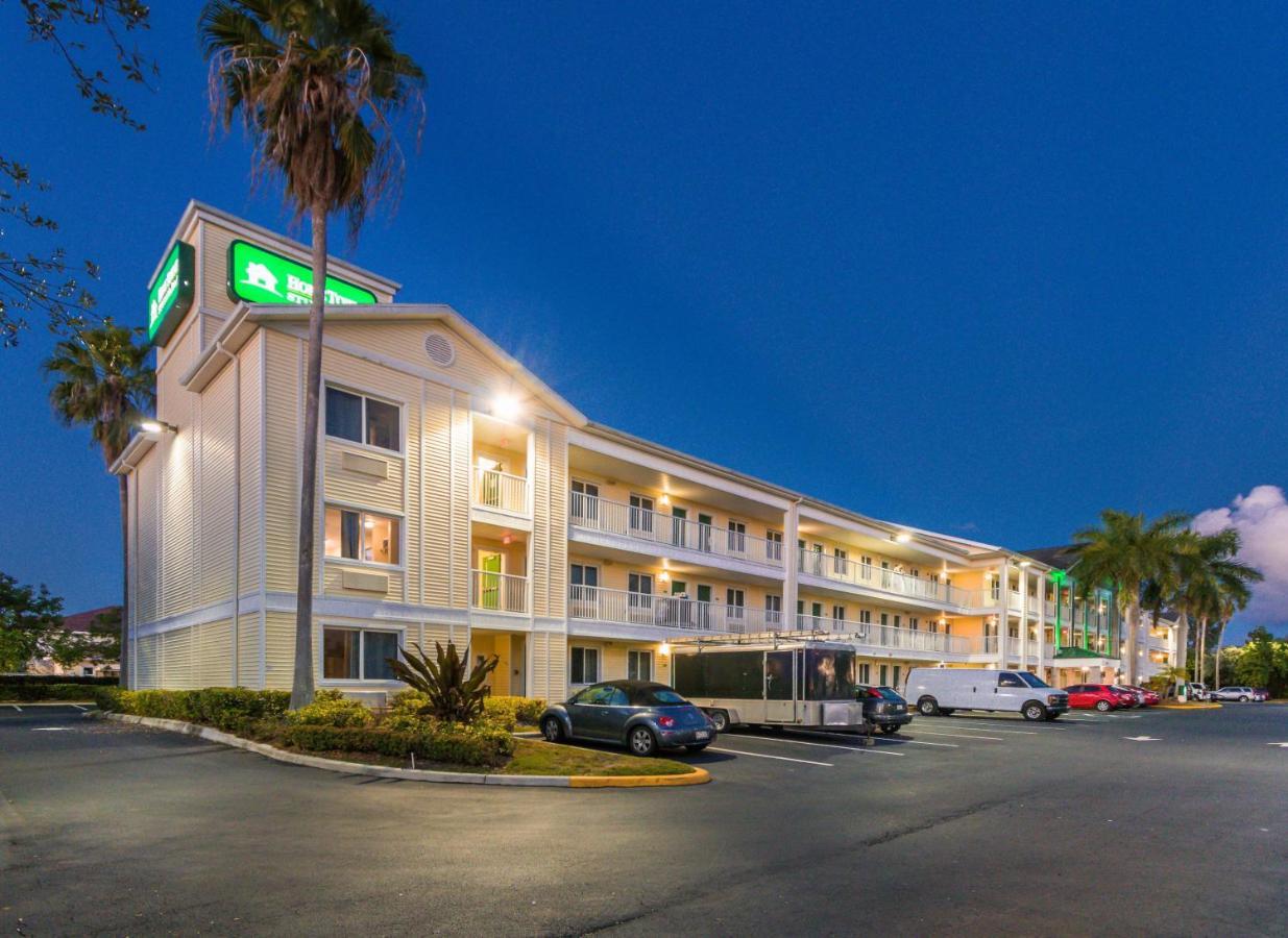 Hometowne Studios By Red Roof Fort Lauderdale Exterior photo